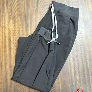 Figs women’s high waisted Zamora 2.0 joggers size XL in black